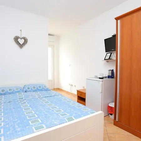 And With Parking Space - 16449 Makarska